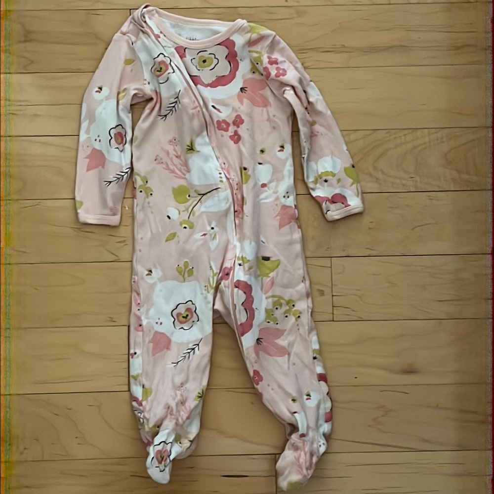 Carters little planet organic 9 months sleep n play